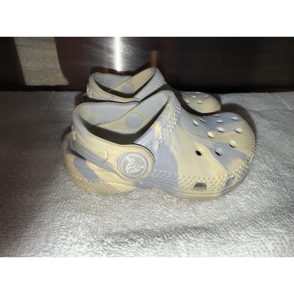 Crocs Camo Color Toddler Size 4 Boys Slip On Clog